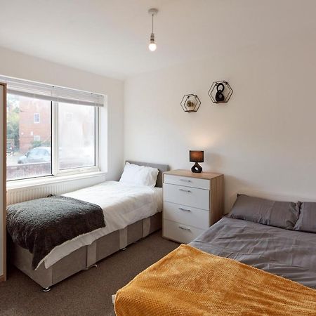Spacious Home Close To City Centre Location Leeds  Ngoại thất bức ảnh