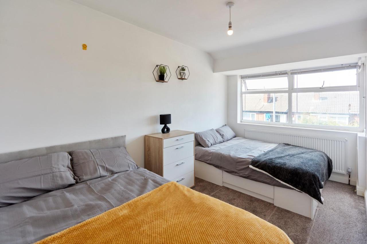 Spacious Home Close To City Centre Location Leeds  Ngoại thất bức ảnh