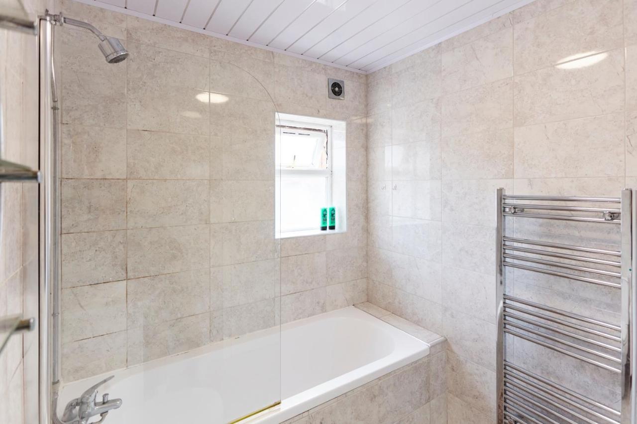 Spacious Home Close To City Centre Location Leeds  Ngoại thất bức ảnh