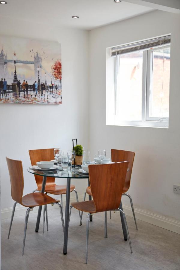 Spacious Home Close To City Centre Location Leeds  Ngoại thất bức ảnh