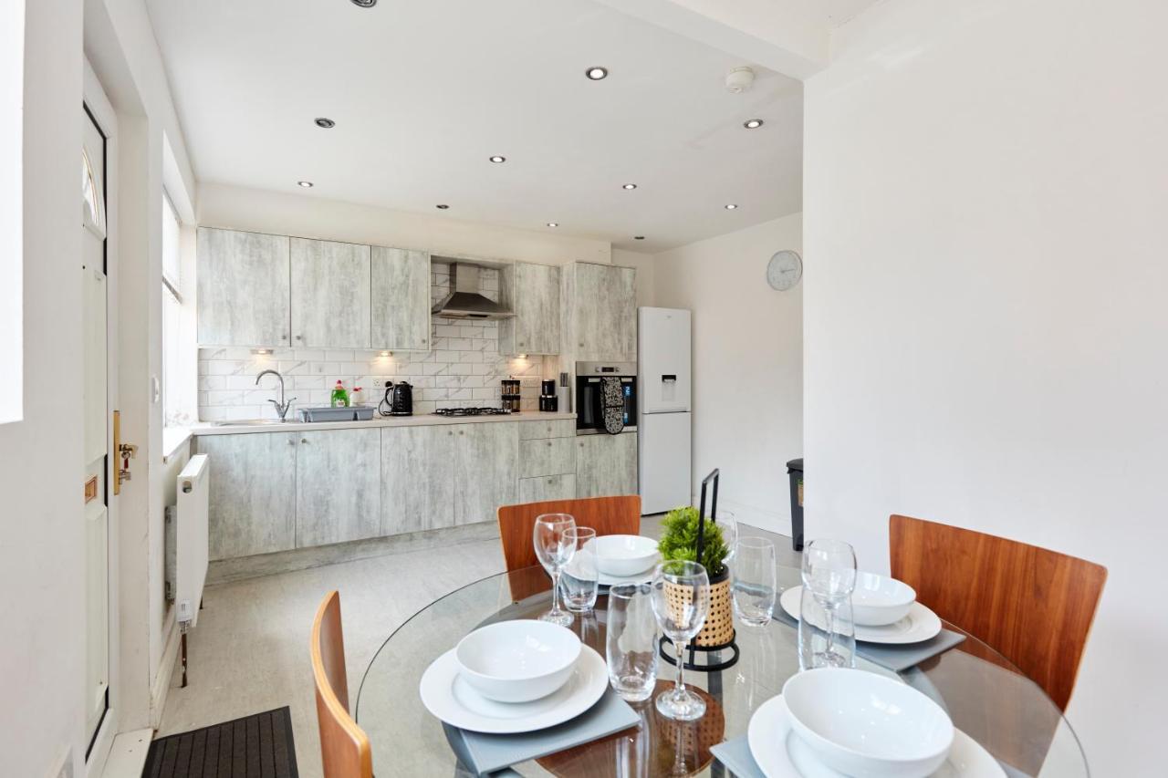 Spacious Home Close To City Centre Location Leeds  Ngoại thất bức ảnh